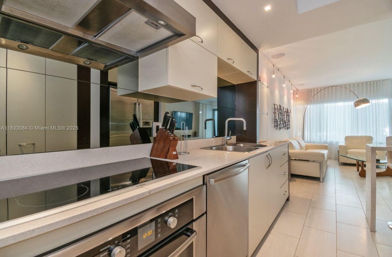 2130 Park Ave, Unit TH3, Miami Beach, FL 33139 Photo