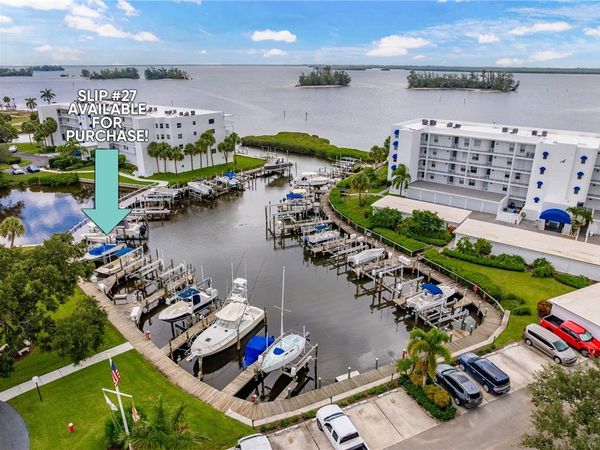000 River Run (Dock) Drive, Sebastian, FL 32958