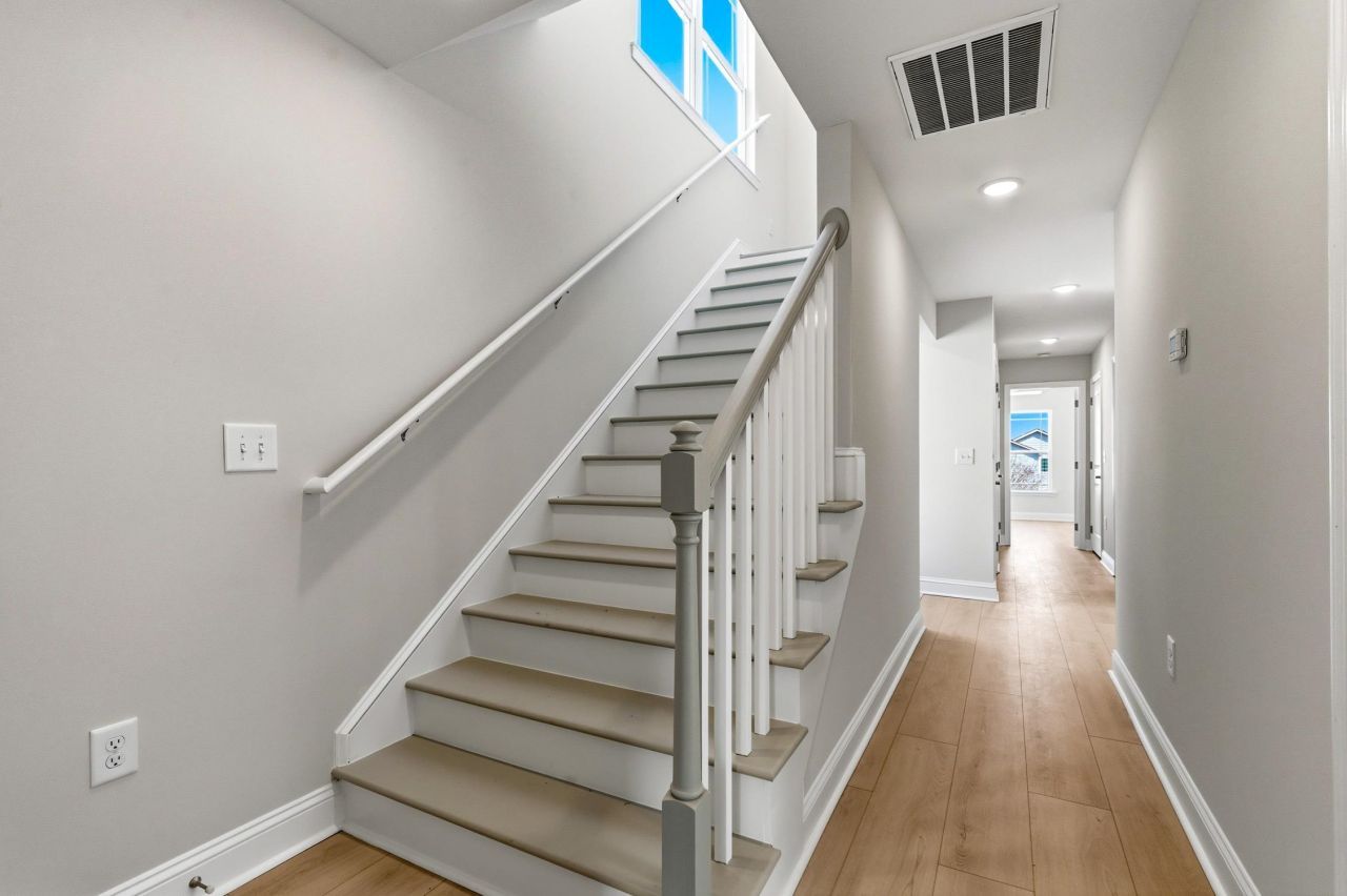 114b 8th Ave. S Photo 35