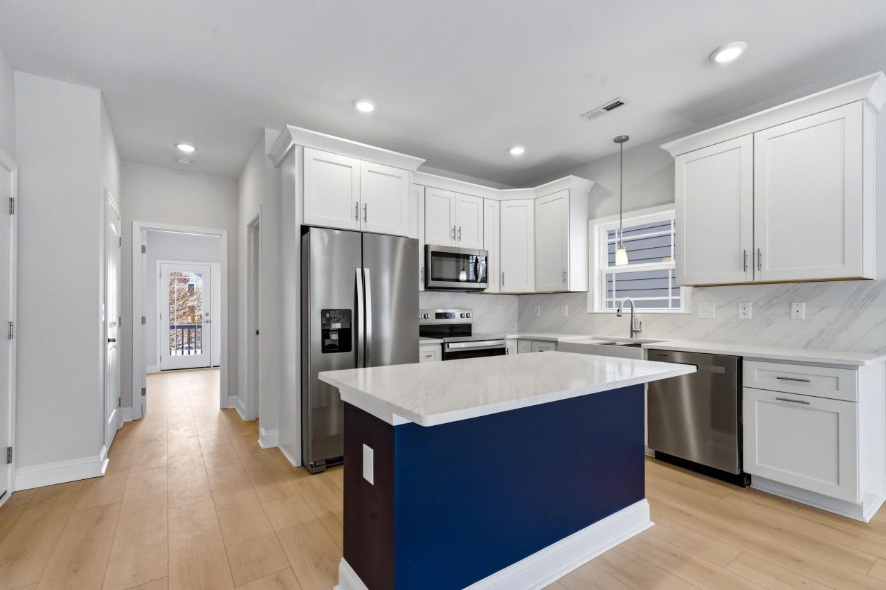 114b 8th Ave. S Photo 7