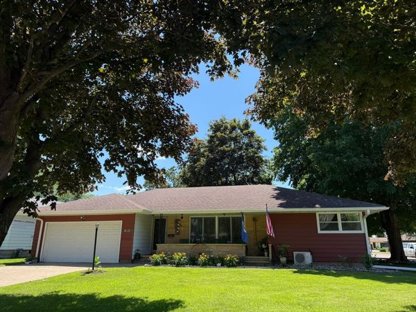 498 7th Street SW, Wells, MN 56097
