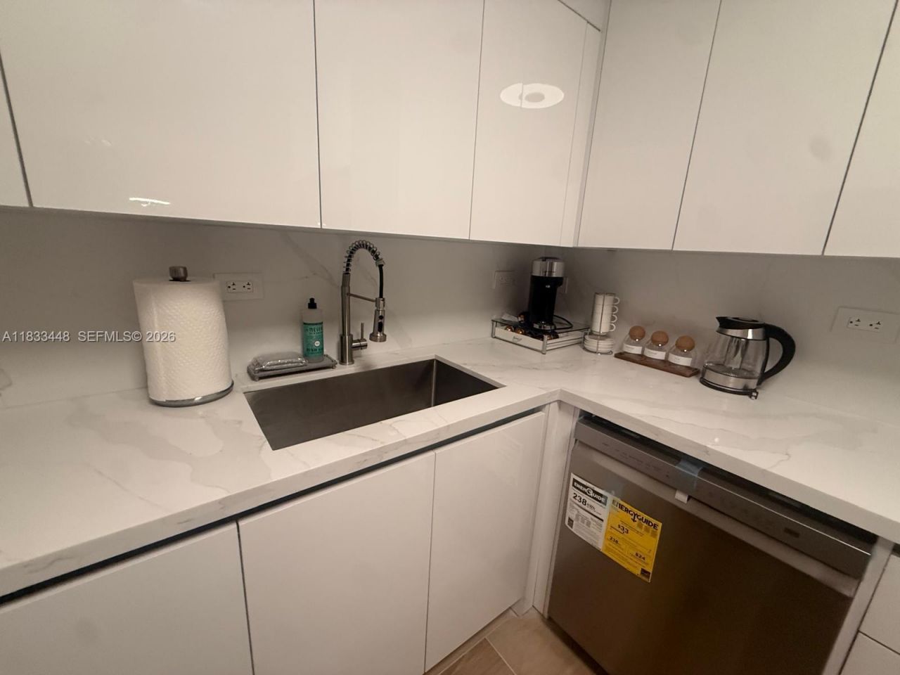 1500 Bay Rd, Unit 724S, Miami Beach, FL 33139 Photo