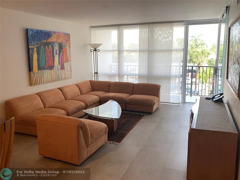 1000 Parkview Drive, Unit 319, Hallandale Beach, FL 33009 Photo