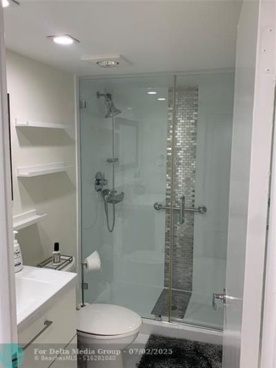 1000 Parkview Drive, Unit 319, Hallandale Beach, FL 33009 Photo