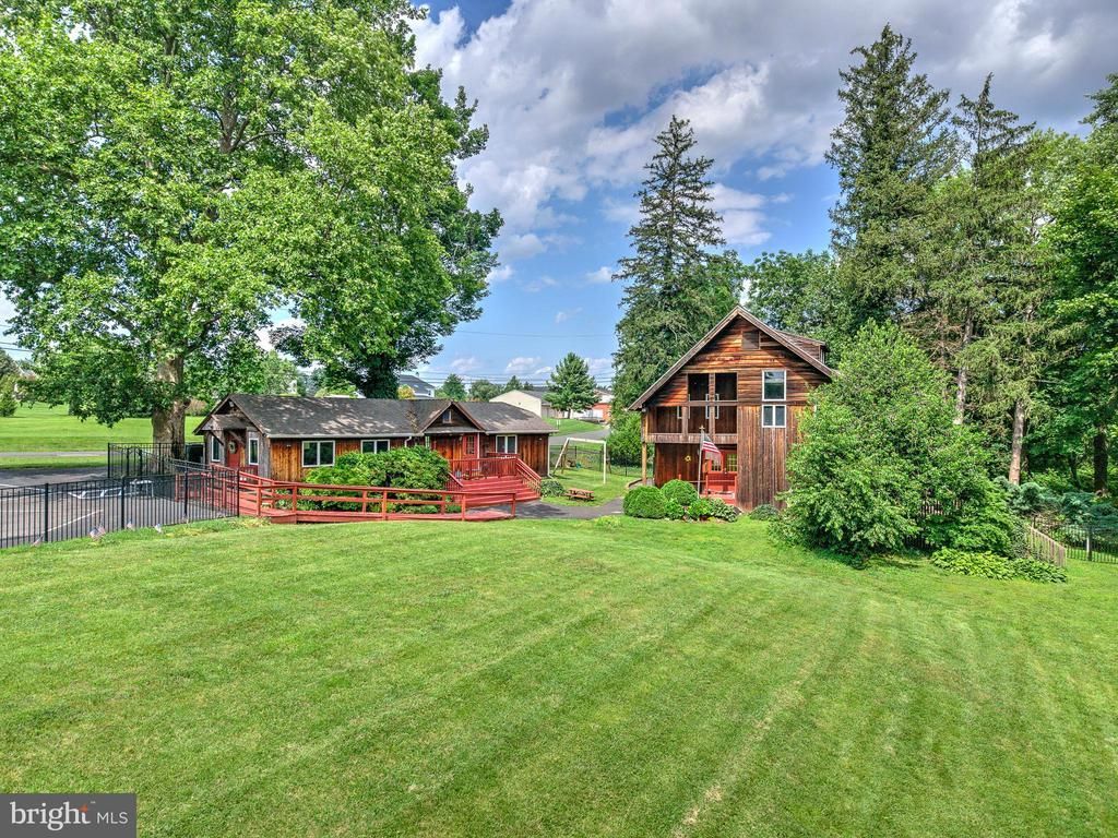 188 W RIDGE PIKE, ROYERSFORD, PA 19468