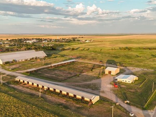 31665 E 1350 Road, Willow, OK 73673