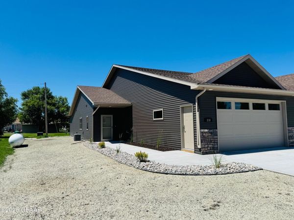 310 DOHENY Street, Northwood, ND 58267