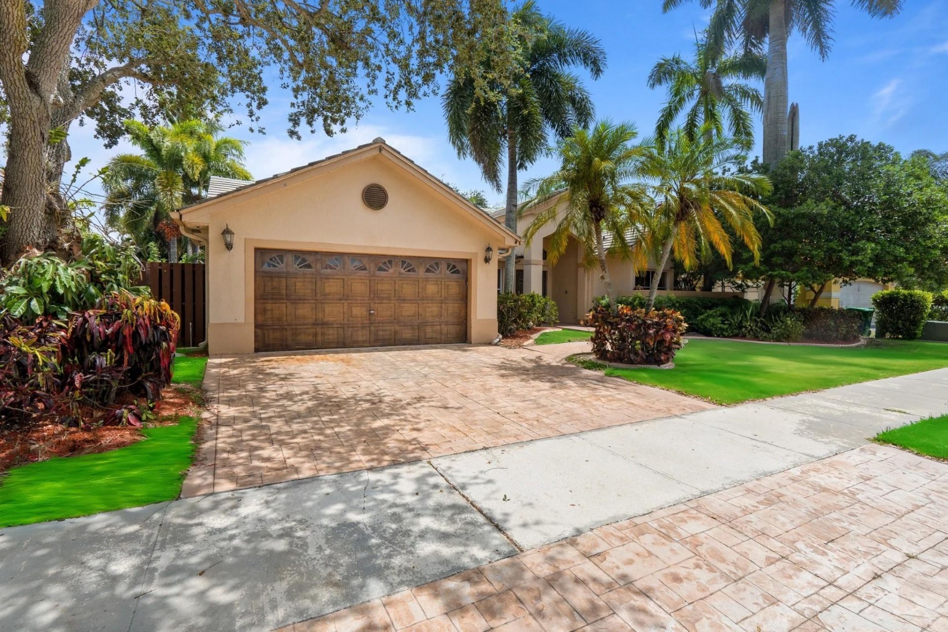 12626 SW 9th Place, Davie, FL 33325 Photo