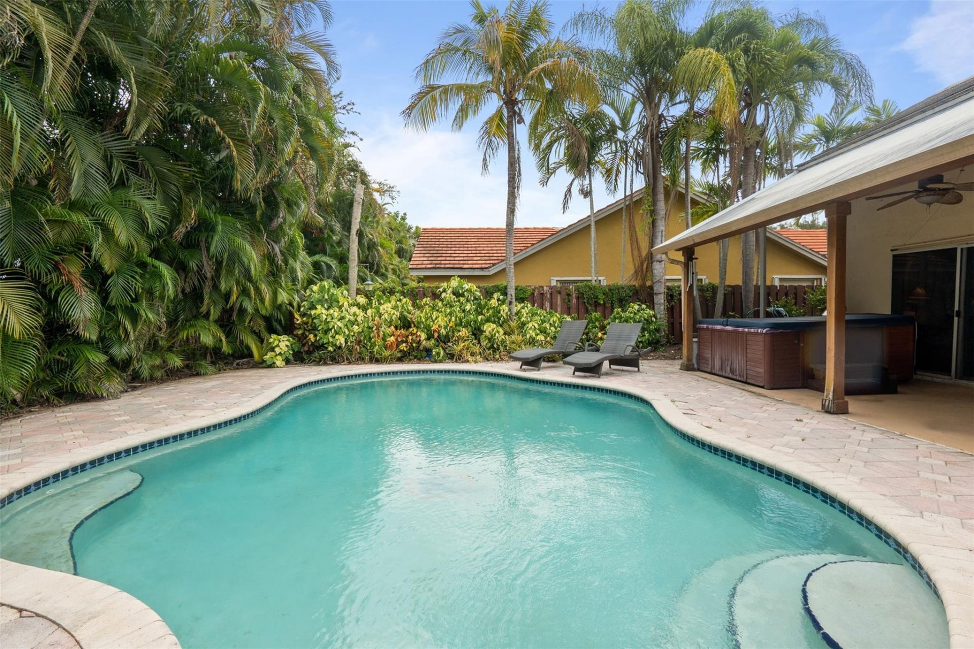 12626 SW 9th Place, Davie, FL 33325 Photo