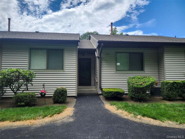 108 Village Road, Unit B, Jefferson Valley, NY 10598