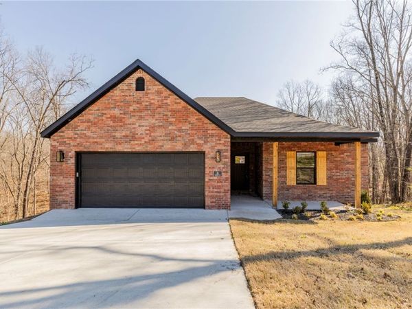 8 Epping Drive, Bella Vista, AR 72714