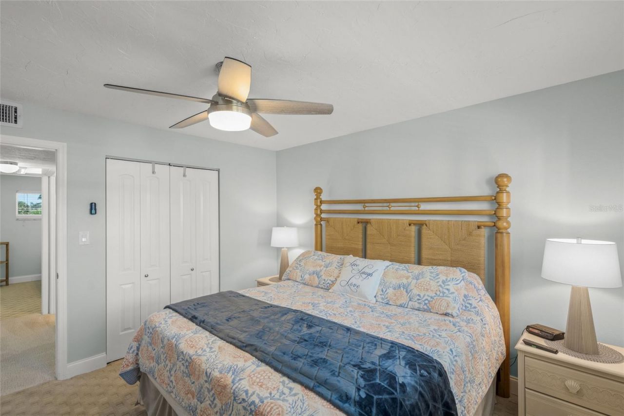 915 Beach Road, Unit 215, Siesta Key, FL 34242 Photo