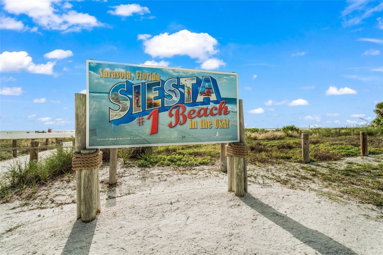 915 Beach Road, Unit 215, Siesta Key, FL 34242 Photo