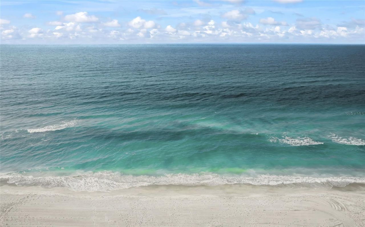 915 Beach Road, Unit 215, Siesta Key, FL 34242 Photo