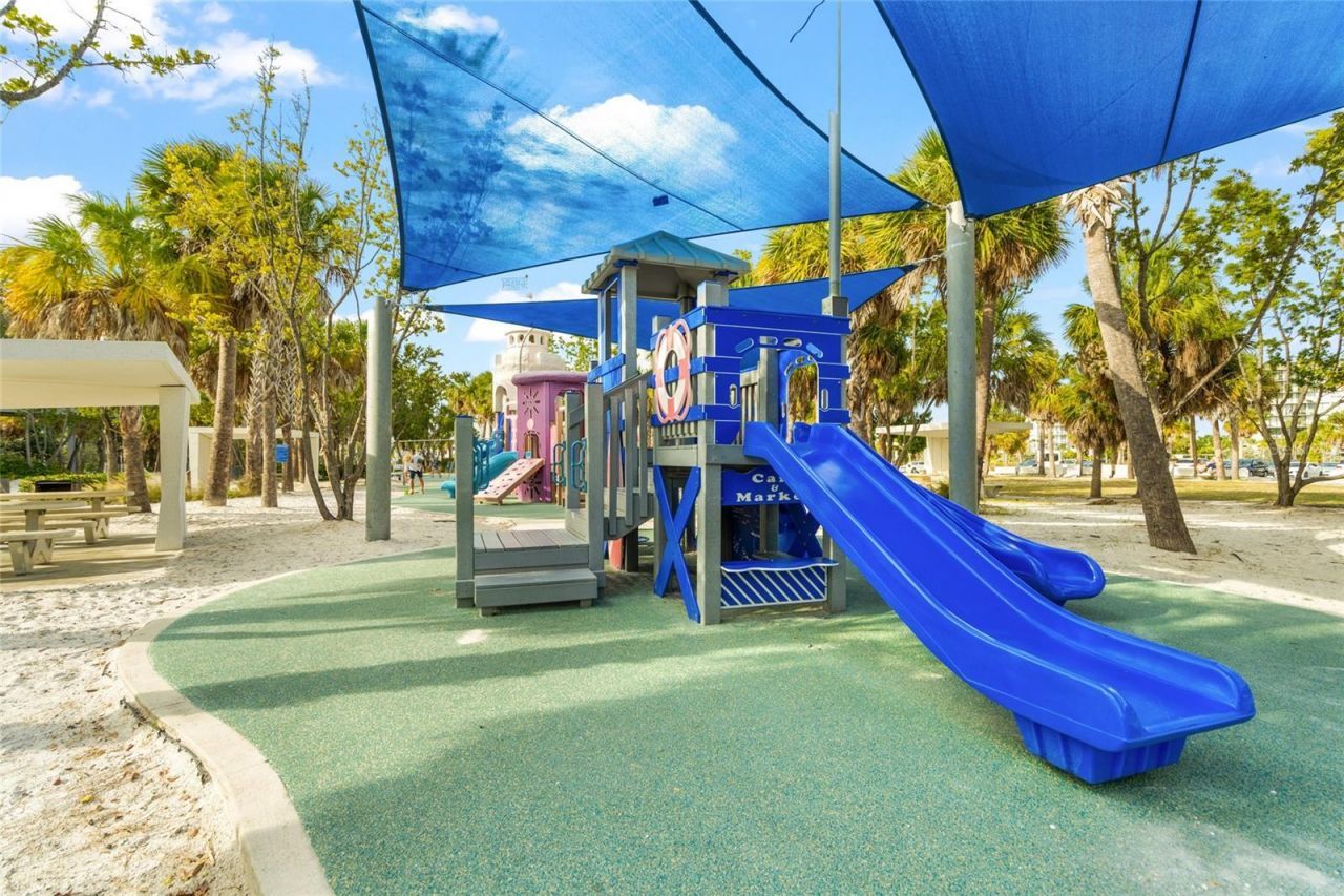 915 Beach Road, Unit 215, Siesta Key, FL 34242 Photo