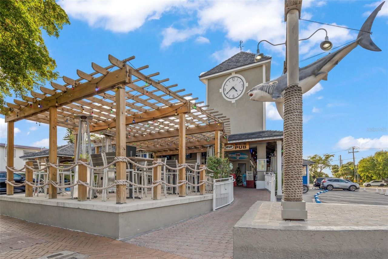 915 Beach Road, Unit 215, Siesta Key, FL 34242 Photo