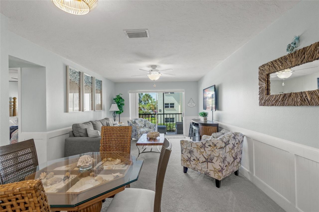 915 Beach Road, Unit 215, Siesta Key, FL 34242 Photo