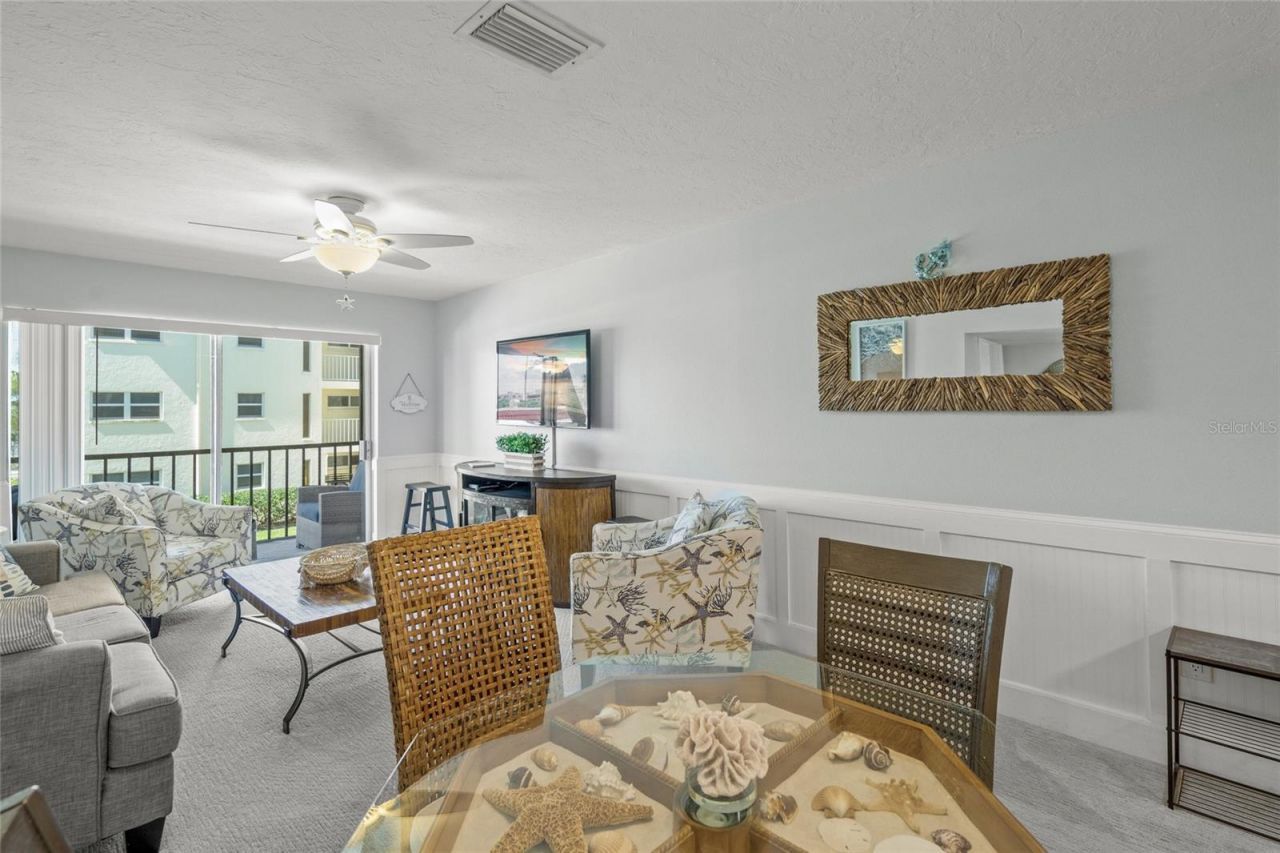 915 Beach Road, Unit 215, Siesta Key, FL 34242 Photo