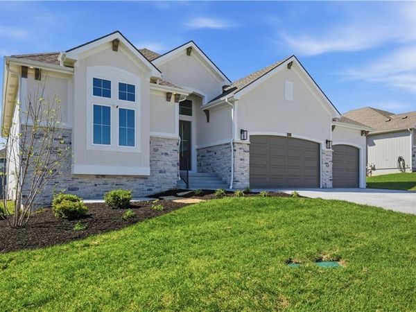 8212 NW 89th Terrace, Kansas City, MO 64153