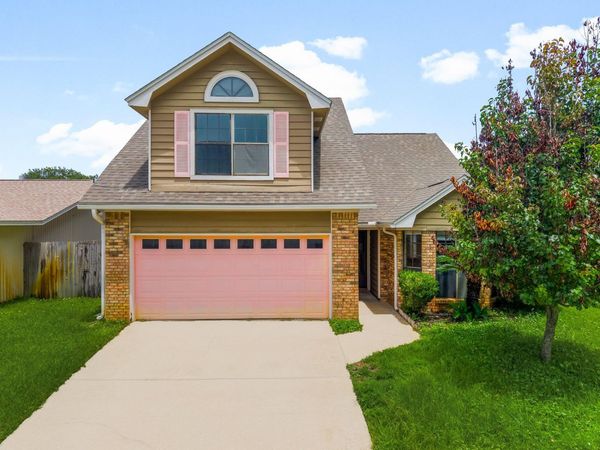 206 Woodland Park Circle, Mary Esther, FL 32569