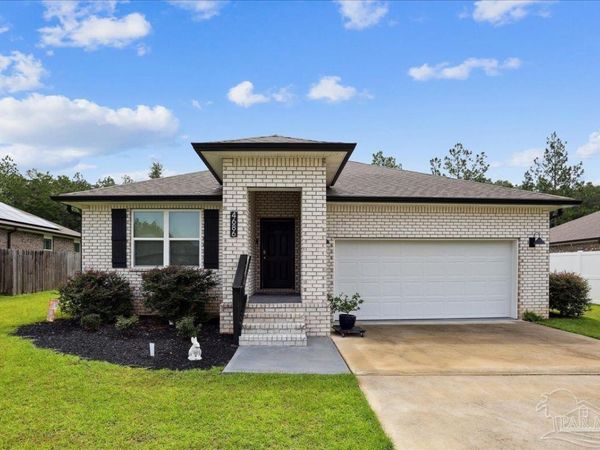 4686 Red Oak Dr, Milton, FL 32583