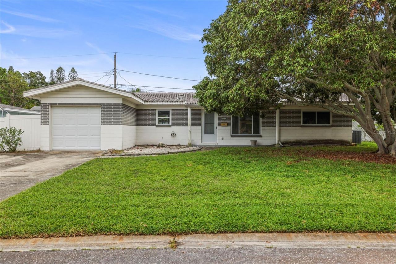 1848 68th Avenue N, Saint Petersburg, FL 33702 Main Photo