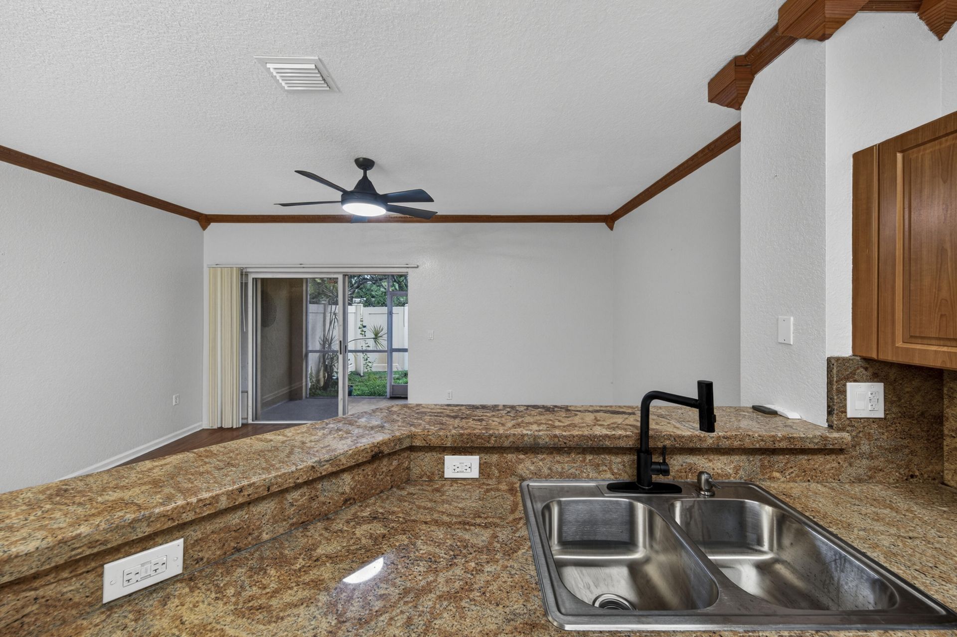 6600 Catalina Lane, Tamarac, FL 33321 Photo