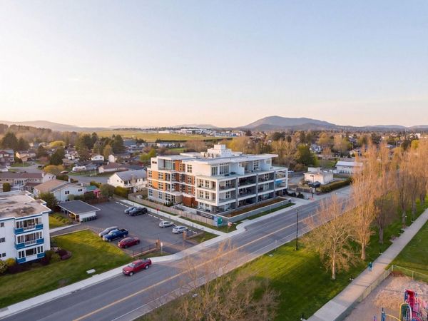 9570 Fifth St, Unit 108, Sidney, BC V8L 2W5