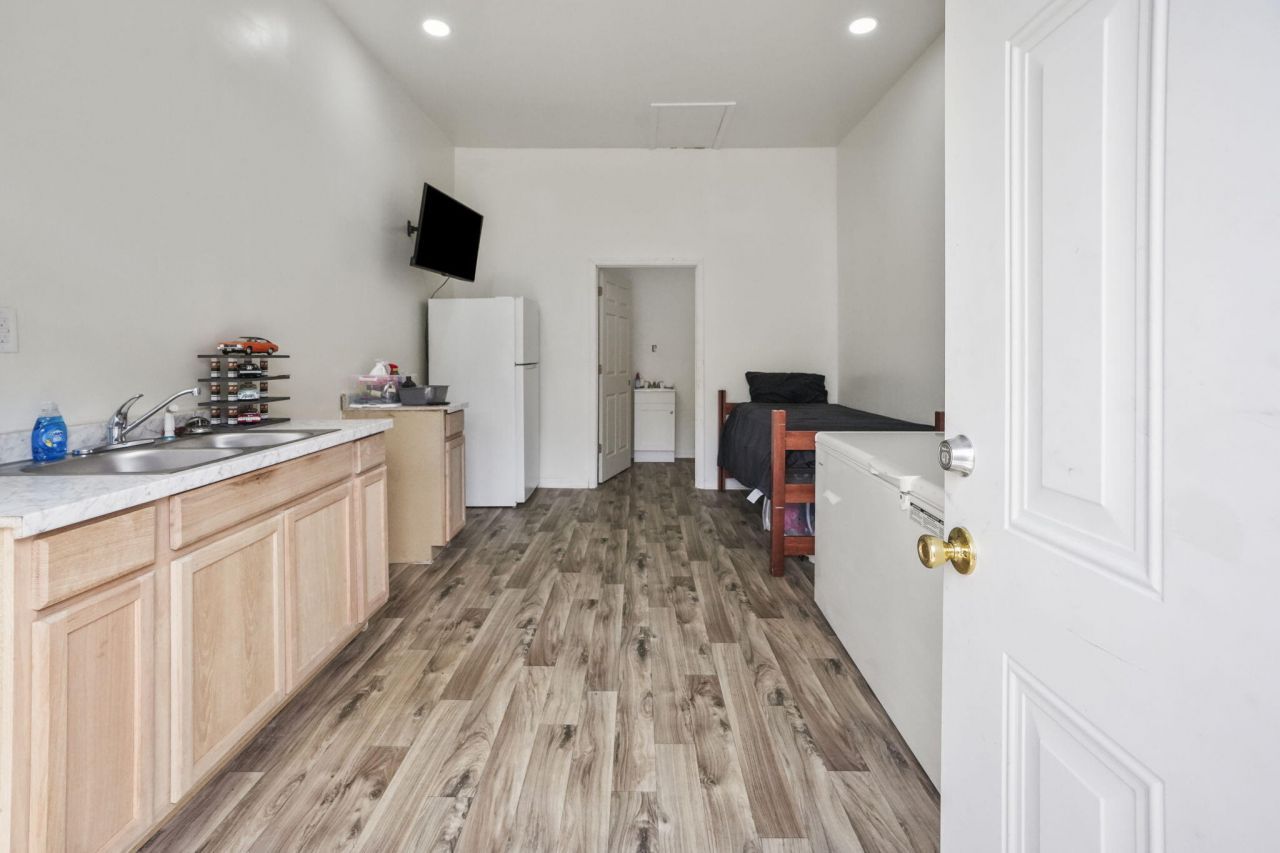 266 Wesley Grove Road Photo 38