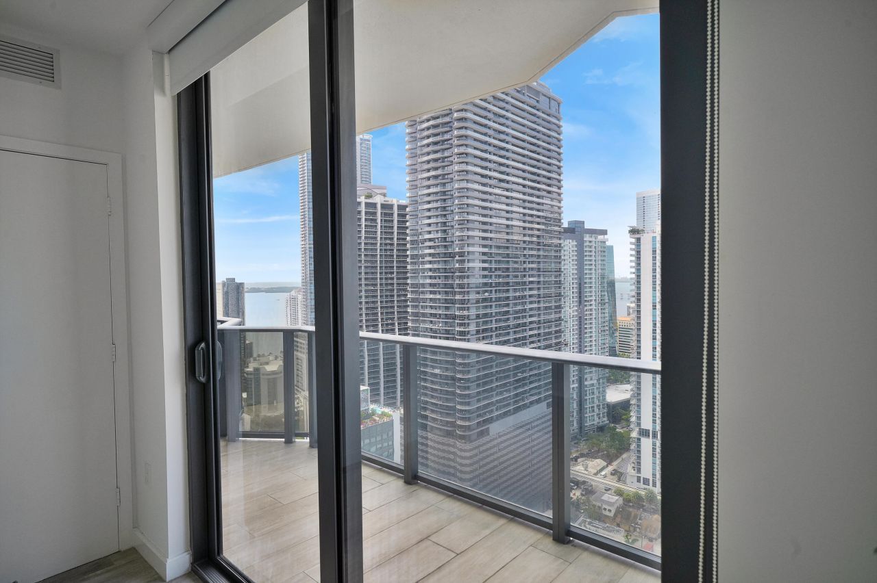 55 SW 9th Street, Unit 3504, Miami, FL 33130 Photo