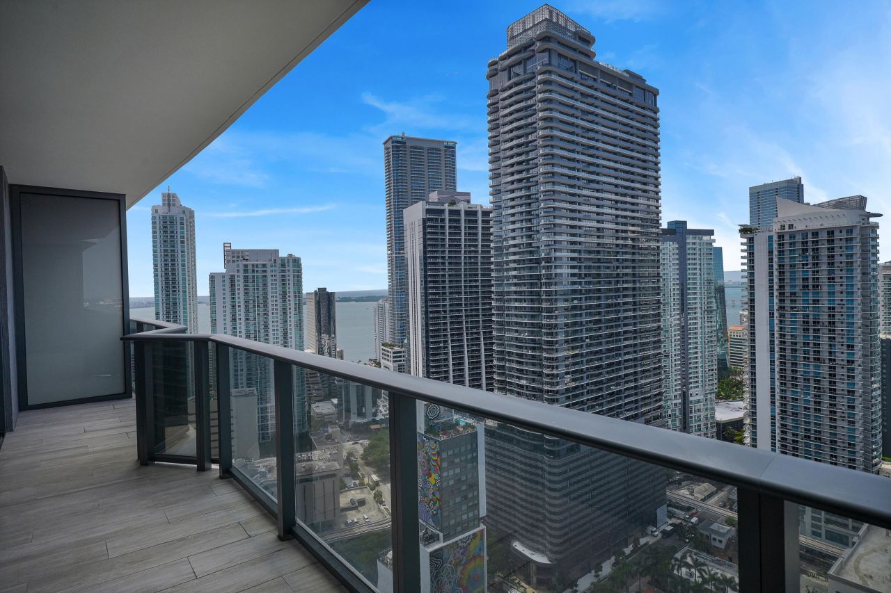 55 SW 9th Street, Unit 3504, Miami, FL 33130 Photo