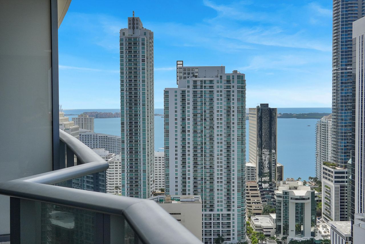 55 SW 9th Street, Unit 3504, Miami, FL 33130 Photo