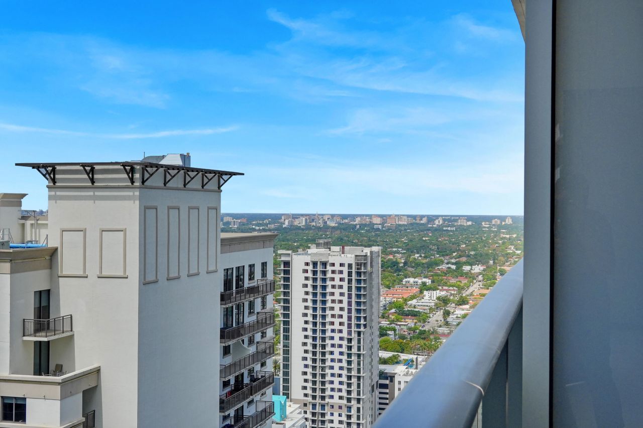 55 SW 9th Street, Unit 3504, Miami, FL 33130 Photo