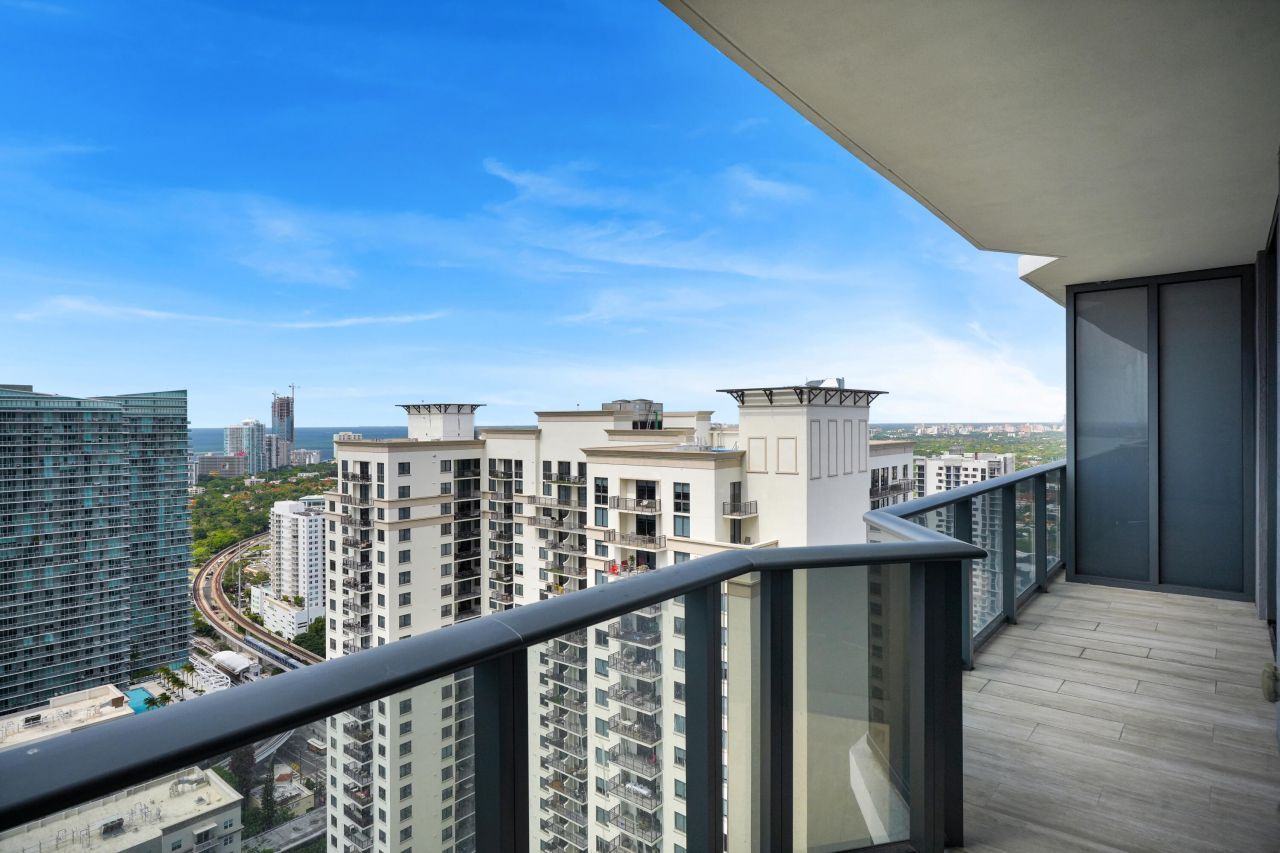 55 SW 9th Street, Unit 3504, Miami, FL 33130 Photo