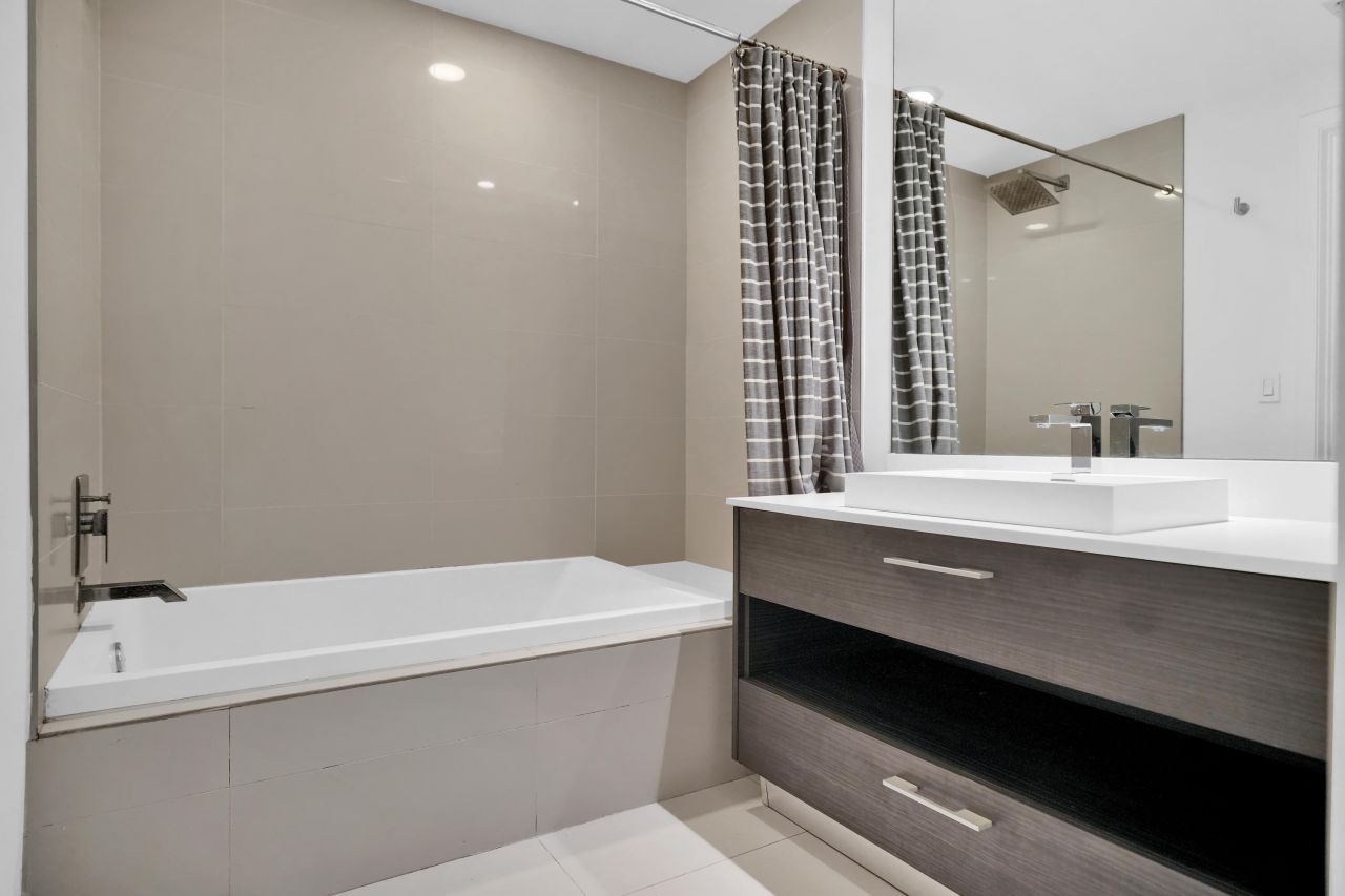 55 SW 9th Street, Unit 3504, Miami, FL 33130 Photo