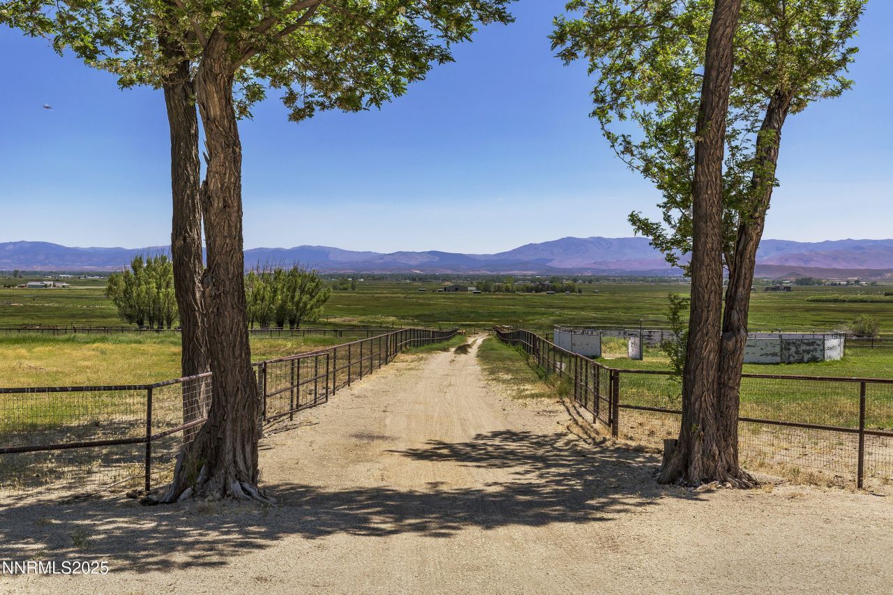 775 Foothill Road, Gardnerville, NV 89460 Photo