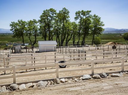 775 Foothill Road, Gardnerville, NV 89460 Photo