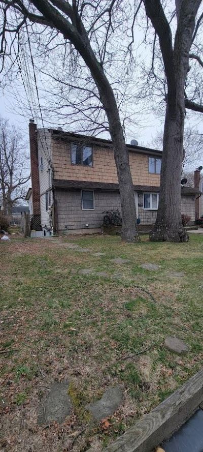 40 Samuel Street, Ronkonkoma, NY 11779 Main Photo