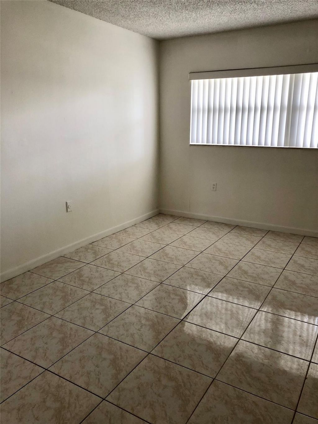 Please Call For Address, Miami, FL 33172 Photo