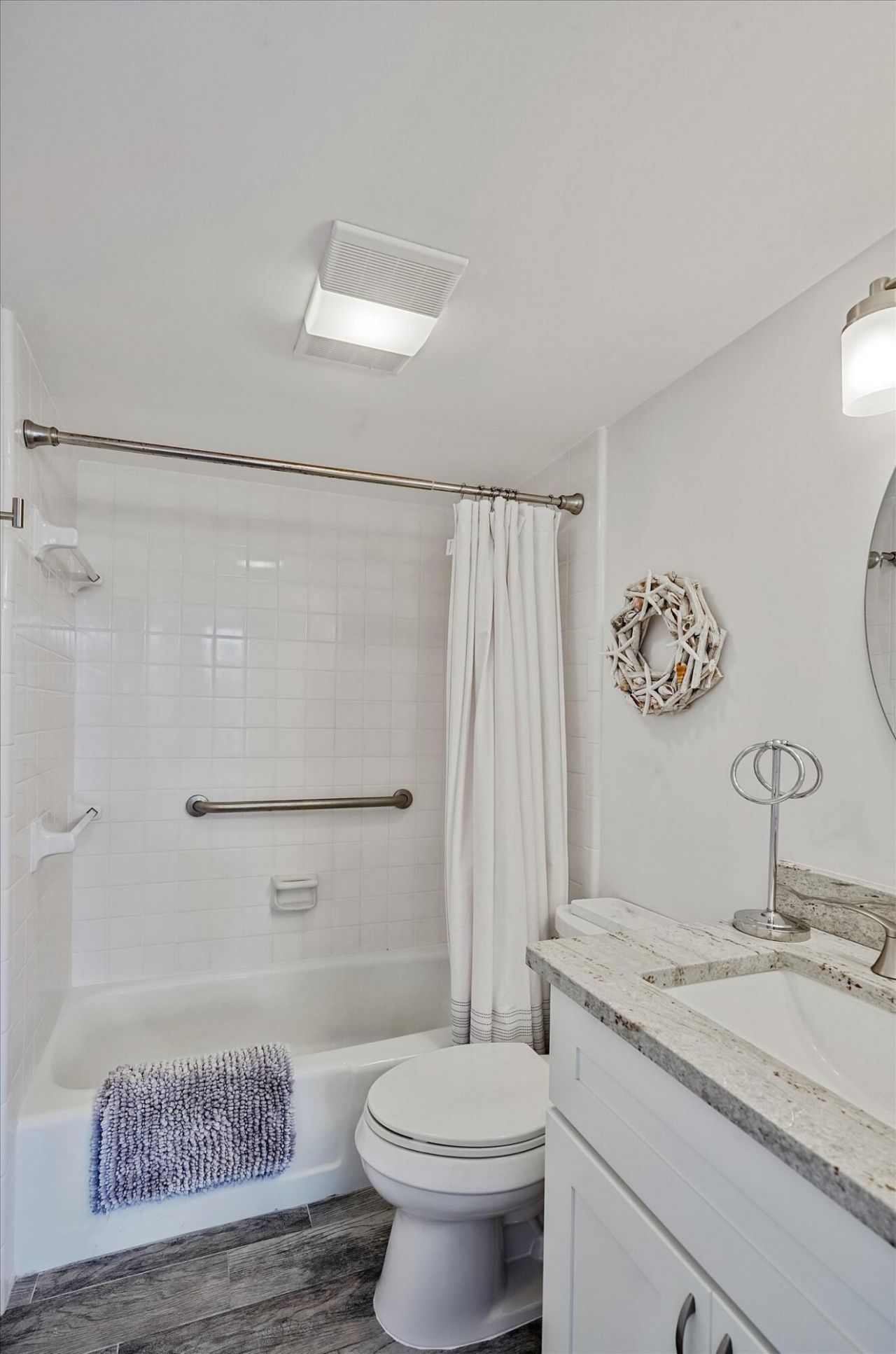 225 Beach Road, Unit 205, Tequesta, FL 33469 Photo