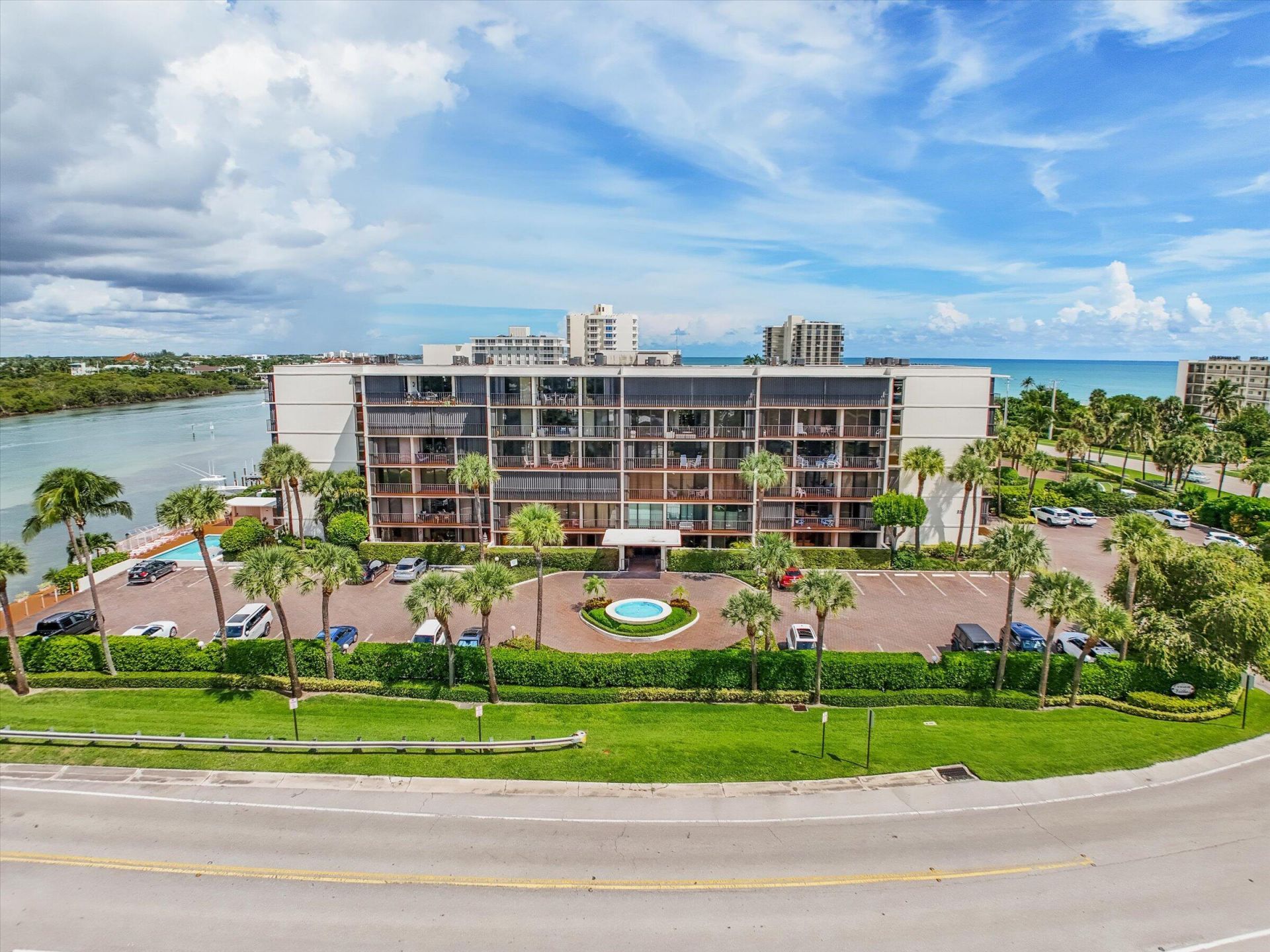 225 Beach Road, Unit 205, Tequesta, FL 33469 Photo