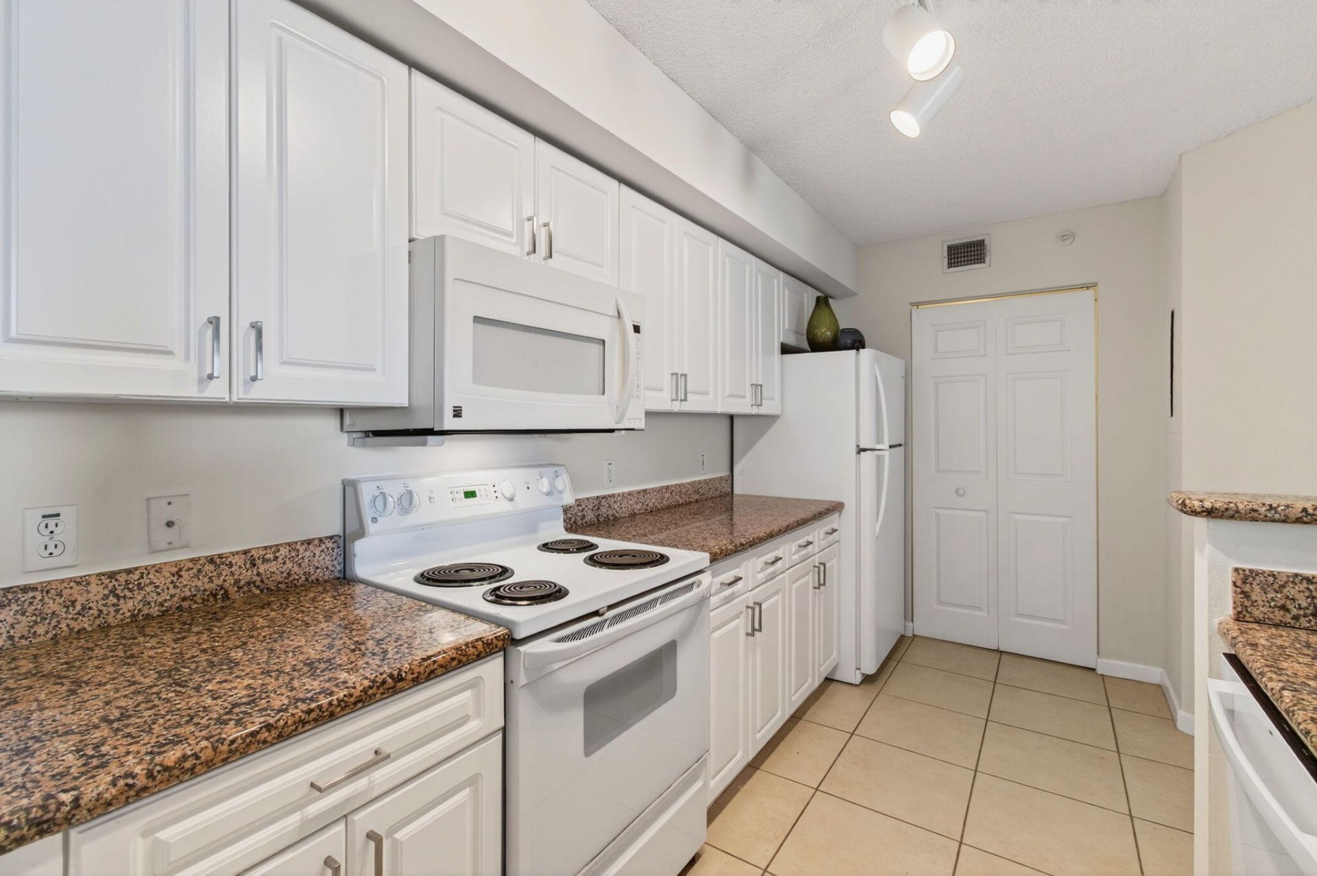 3606 S Ocean Boulevard, Unit 406, Highland Beach, FL 33487 Photo