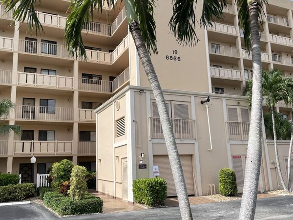 6866 Huntington Lane, Unit 305, Delray Beach, FL 33446