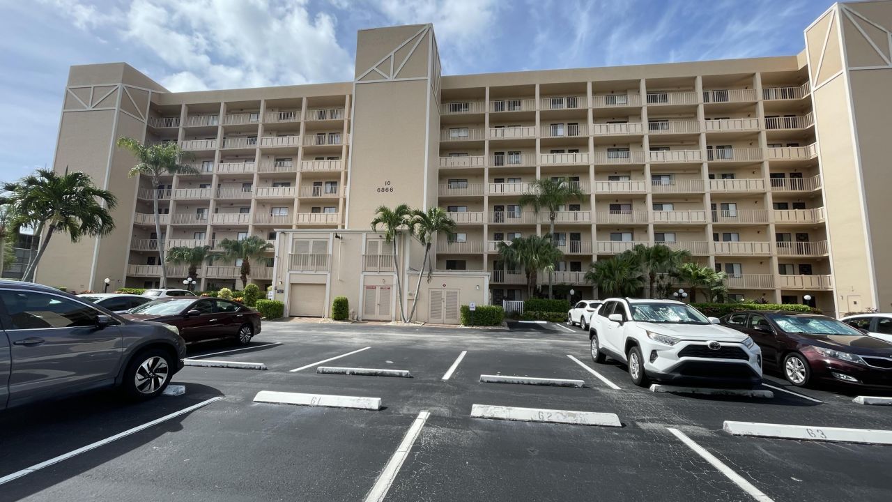 6866 Huntington Lane, Unit 305, Delray Beach, FL 33446 Photo