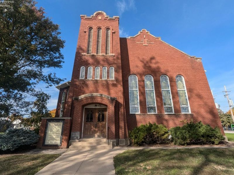 200 E Madison Street, Gibsonburg, OH 43431 Photo 2