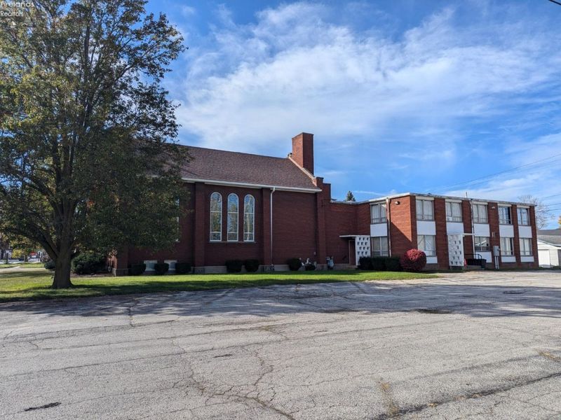 200 E Madison Street, Gibsonburg, OH 43431 Photo 9