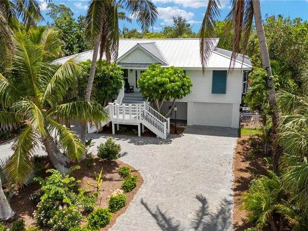 1062 S Yachtsman DR, SANIBEL, FL 33957