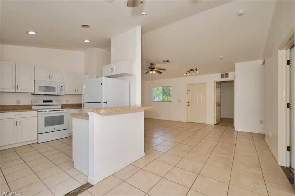 3825/3827 Hollycrest St, Fort Myers, FL 33905 Photo