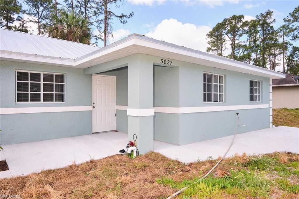 3825/3827 Hollycrest St, Fort Myers, FL 33905 Photo