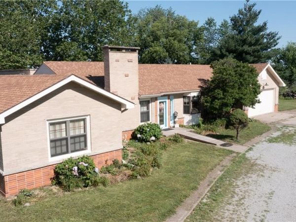 14610 State Route DD Highway, Savannah, MO 64485